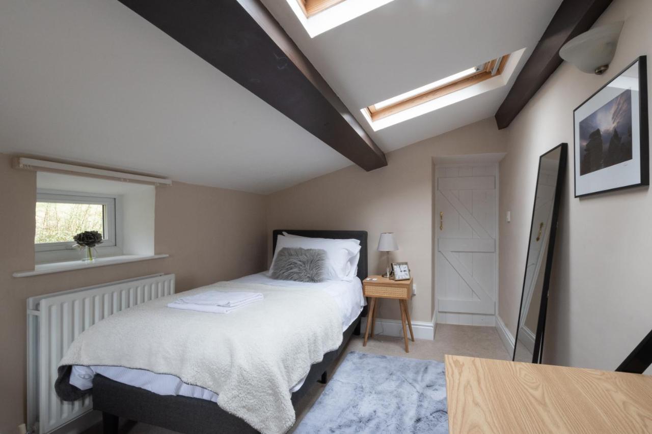 Peep-o-day-stylish 4bedroom With Dale View Holiday home *