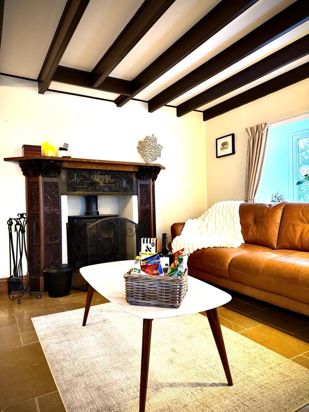 Peep-o-day-stylish 4bedroom With Dale View Holiday home *